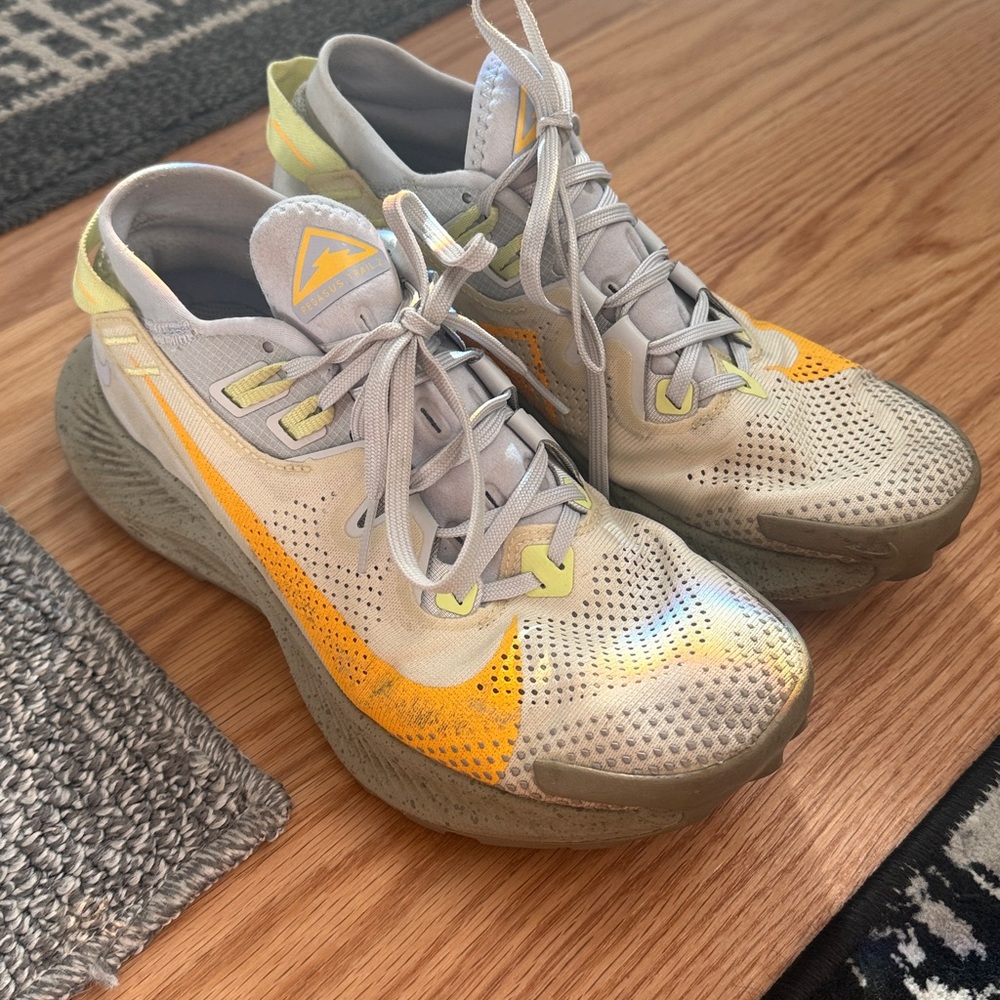 Nike Pegasus 2 Trail Running Sneakers